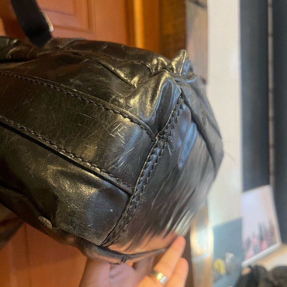 Fossil Shiny Black Leather Messenger Bag - Picture 6 of 14